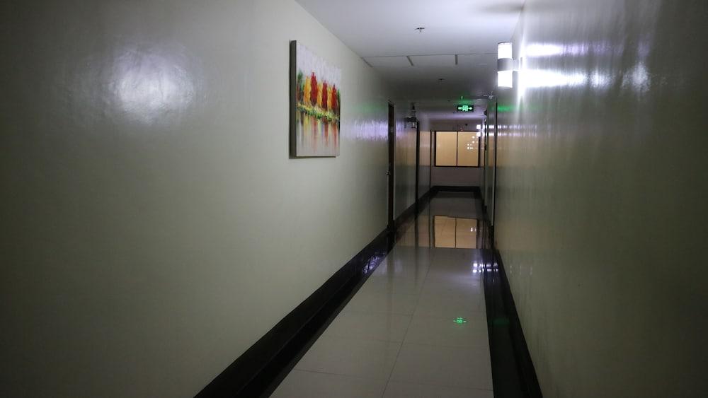 Doniti Suites And Events Place Mandaluyong Exterior photo