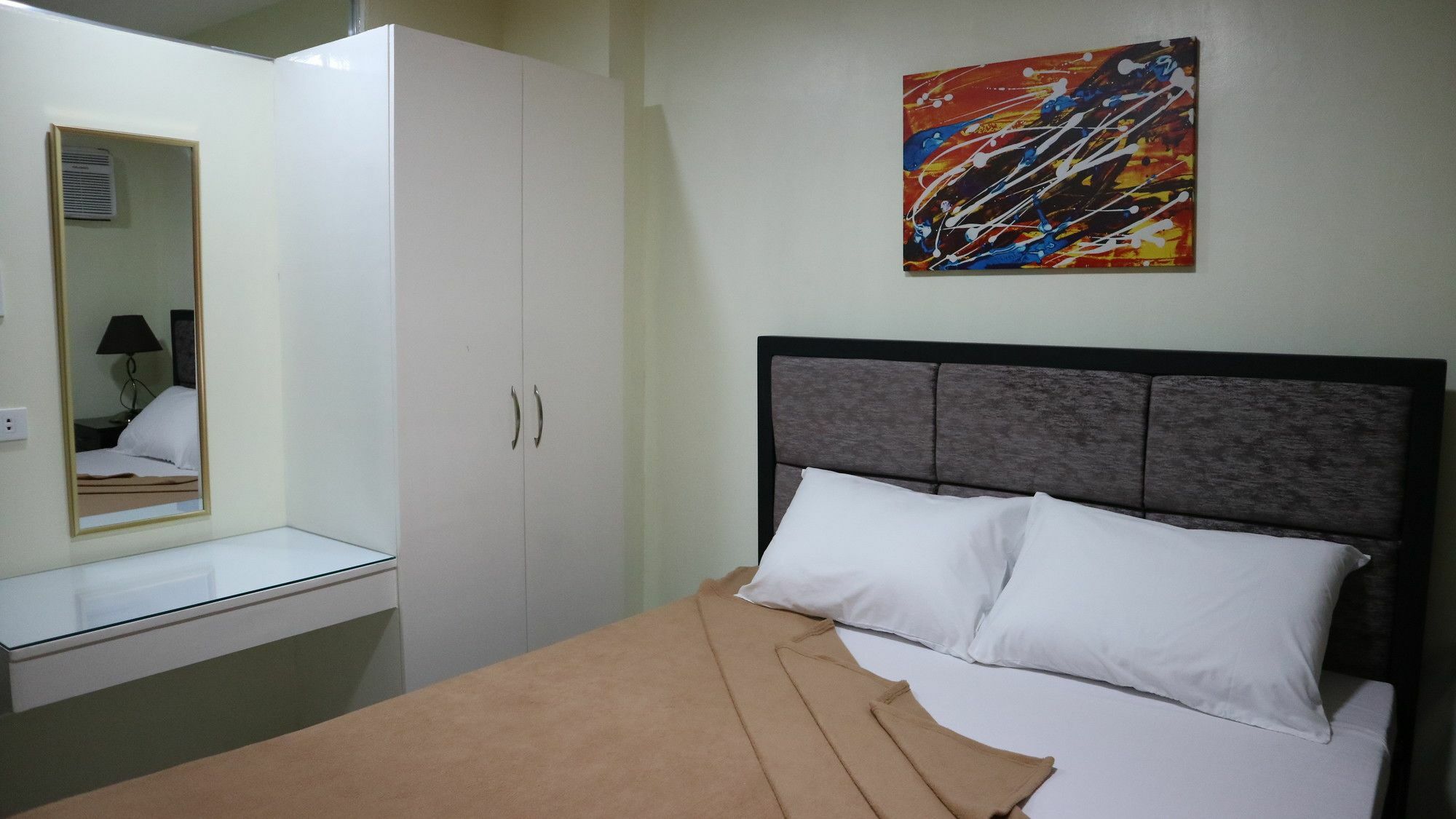 Doniti Suites And Events Place Mandaluyong Exterior photo